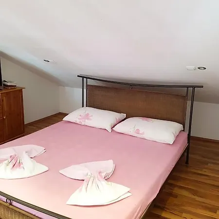 Studio Gradac 6661b Apartment