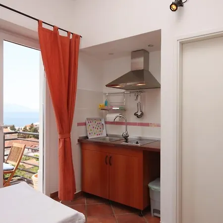 Studio Gradac 6661b Apartment